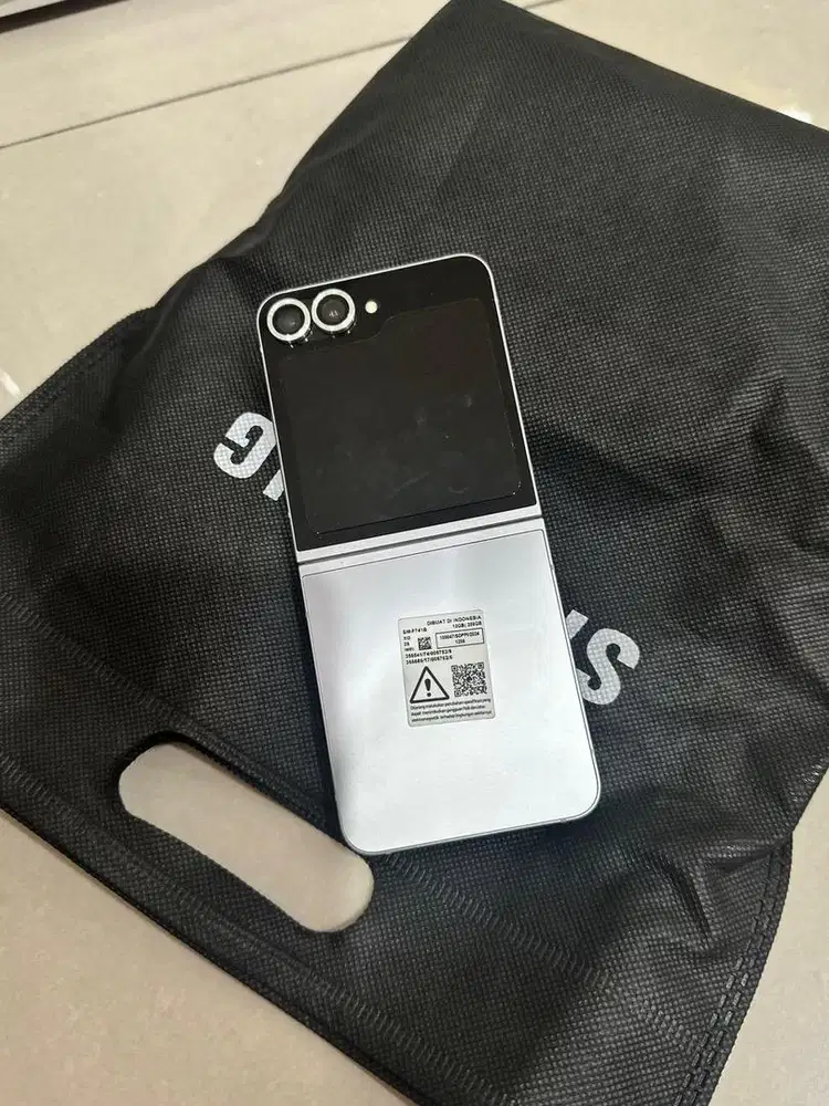 Samsung galaxy flip 6