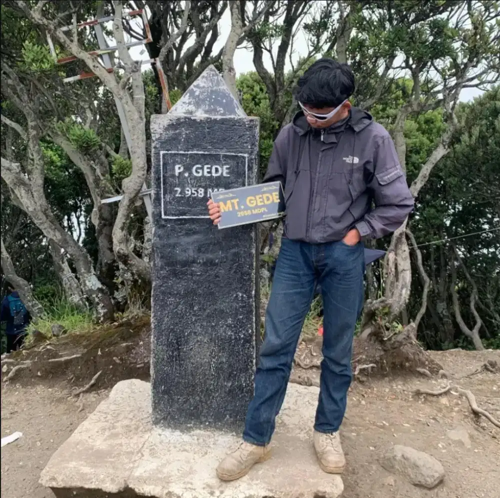 sedang mencari kerja apasaja yang penting bayaran sesuai