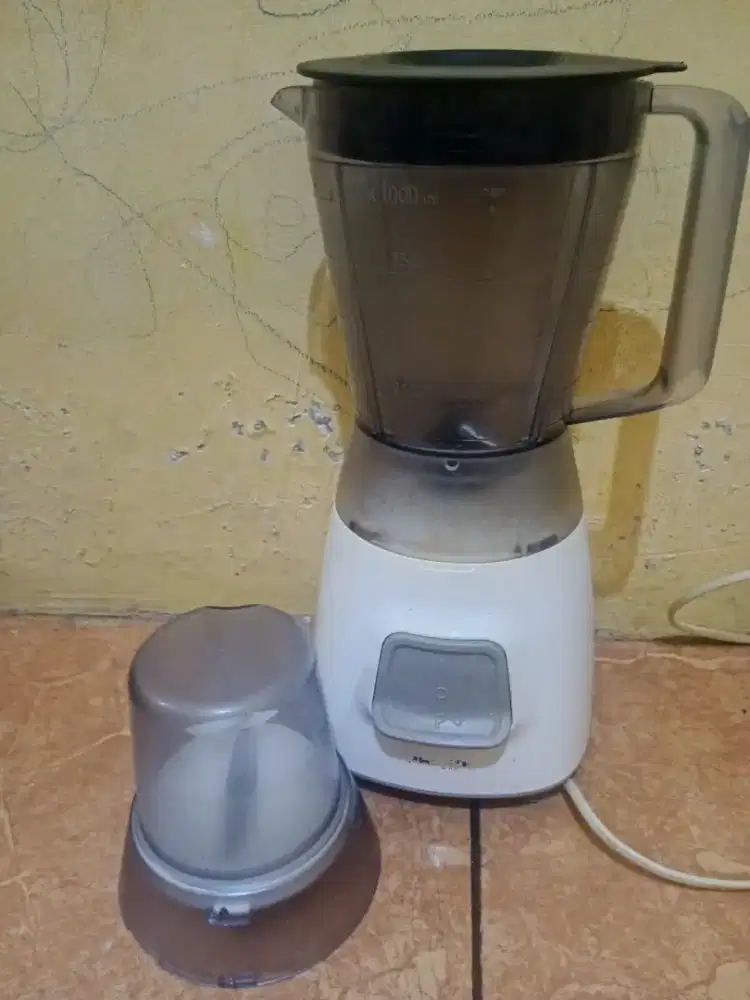 blender Philips HR2056.