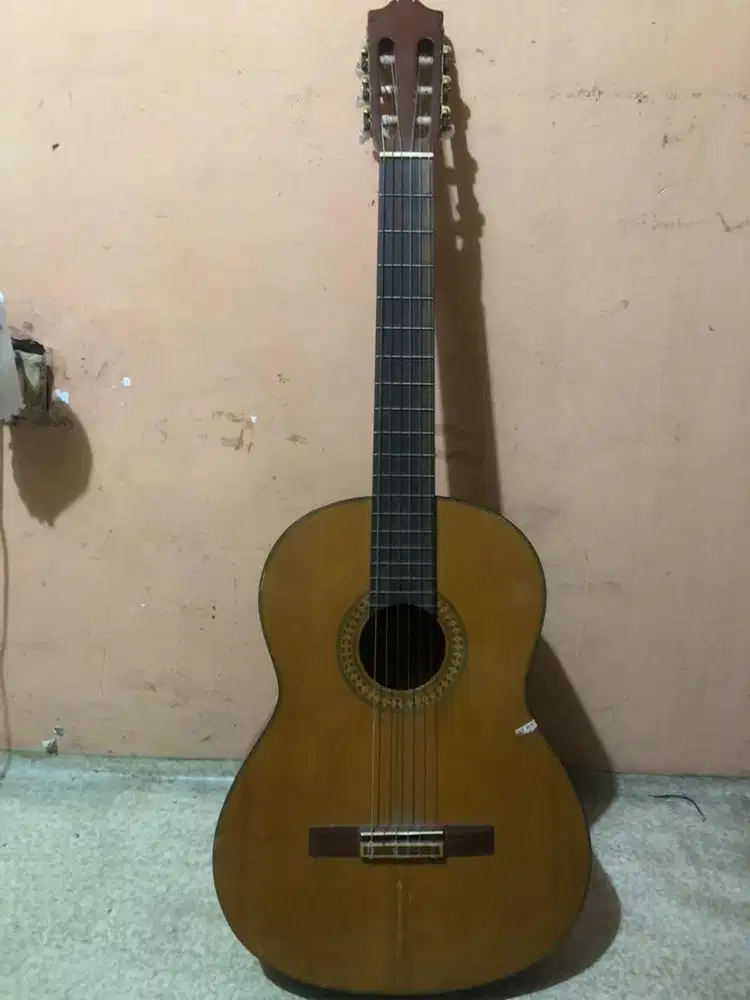 Gitar klasik Yamaha C390