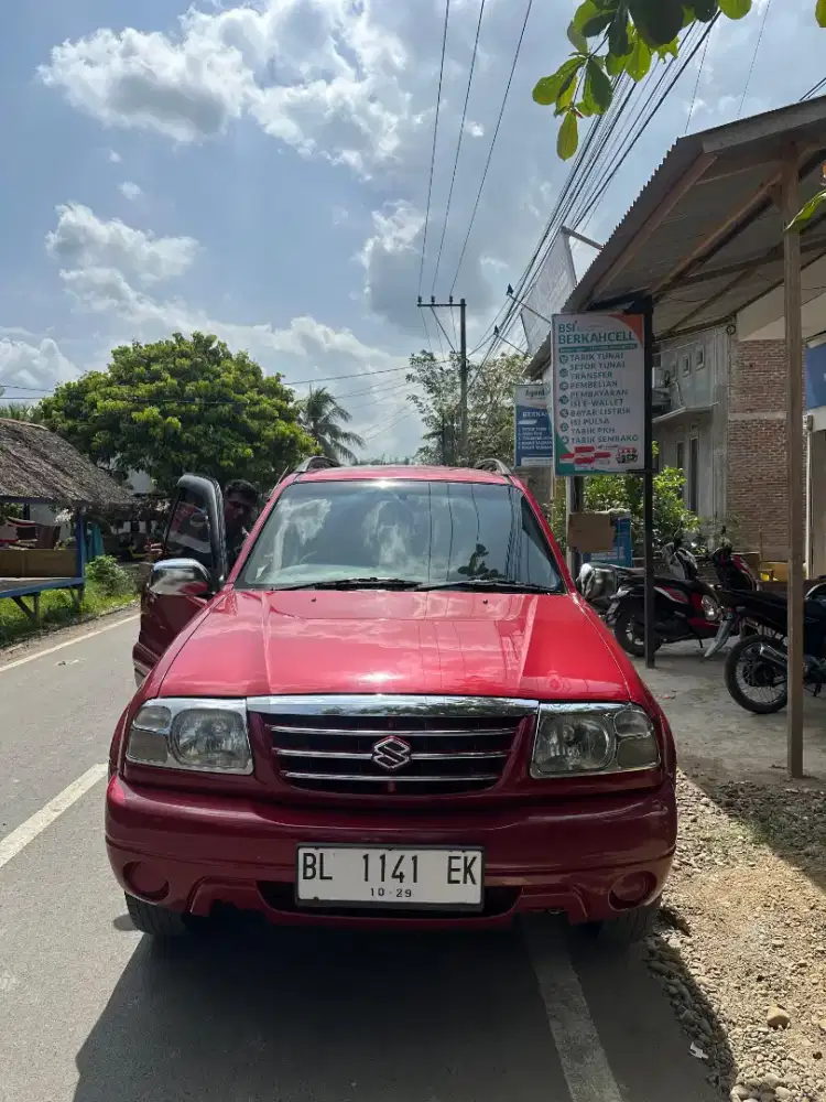 Escudo 2.0i M/T tahun 2002