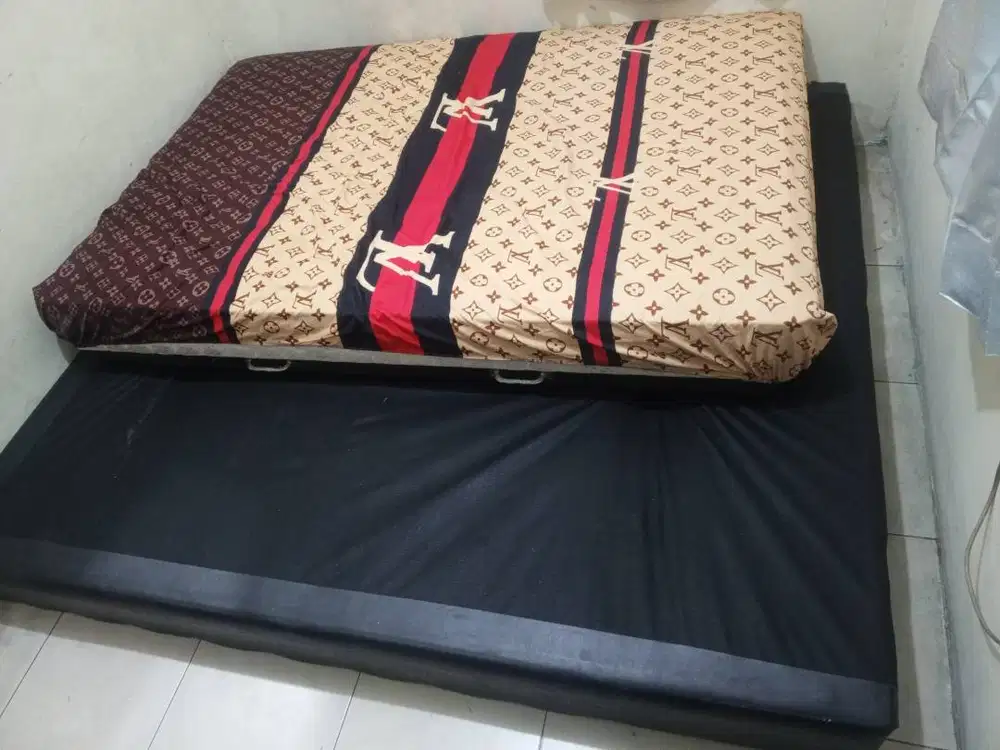 Di jual divan bawah kasur merek guhdo,