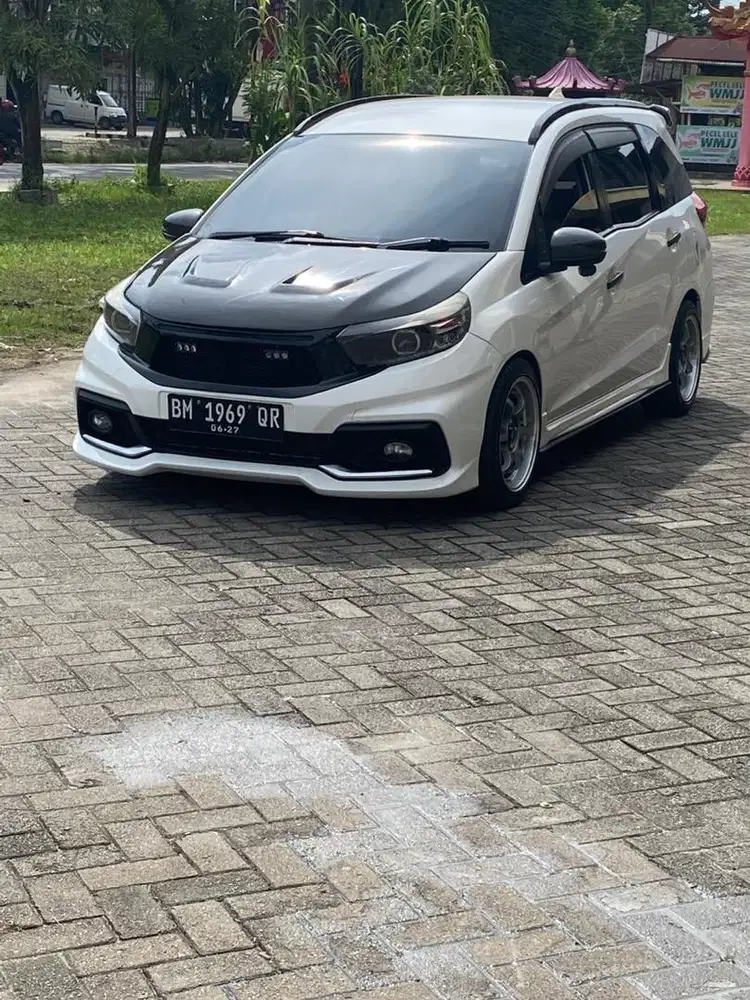 DIJUAL HONDA MOBILIO E CVT 2017