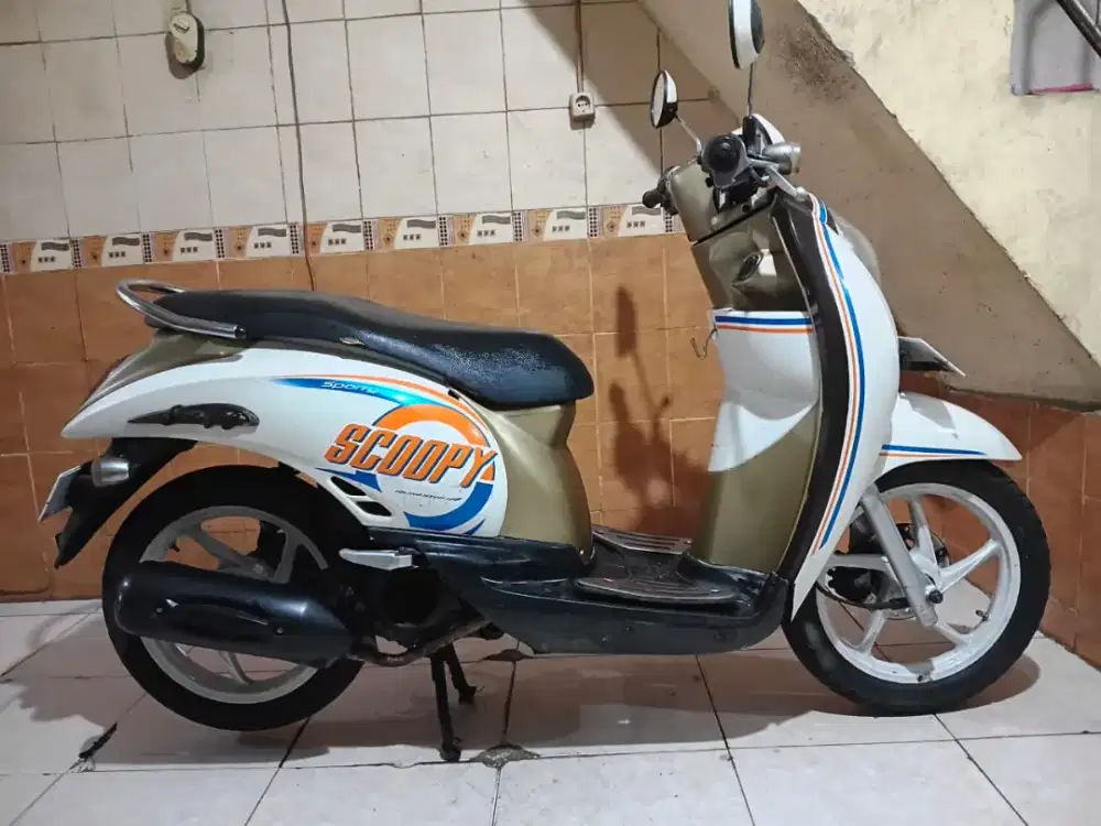 SCOOPY 2011 CW ORSINIL TGN 1 MULUS SIAP PAKAI MESIN ENAK STANDAT HALUS
