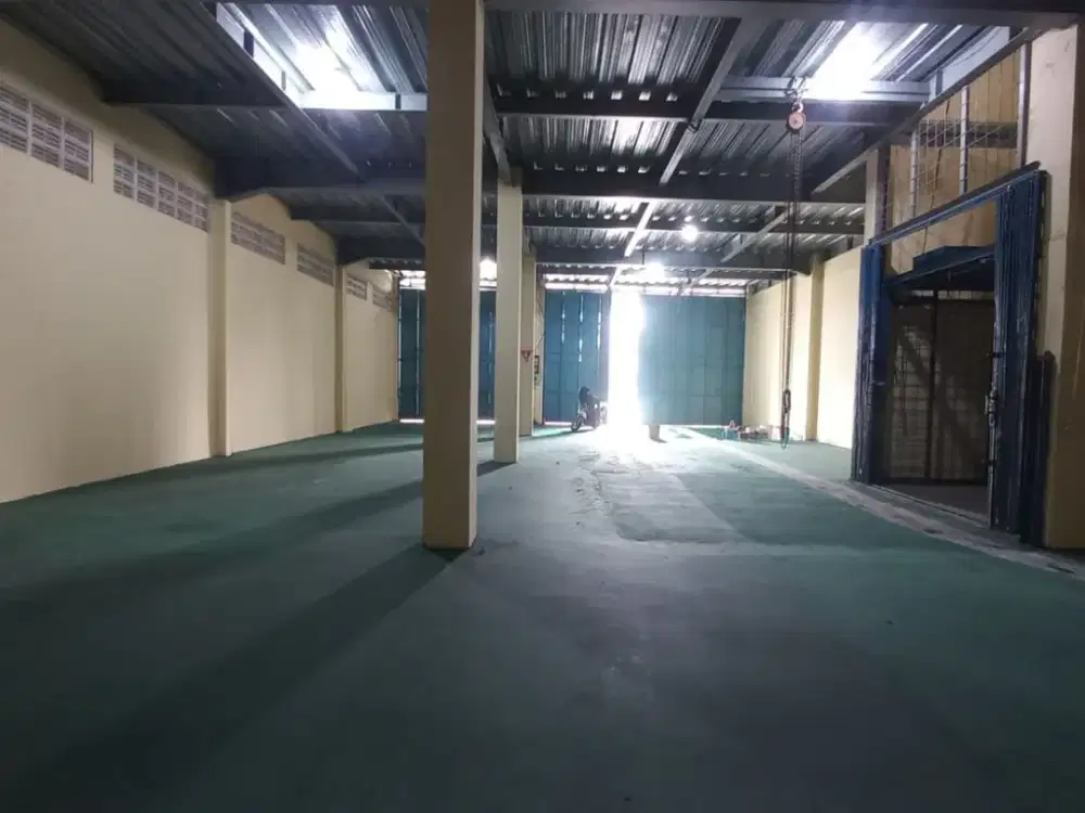 Gudang 576m +Lift di Agus Salim, Bekasi #805