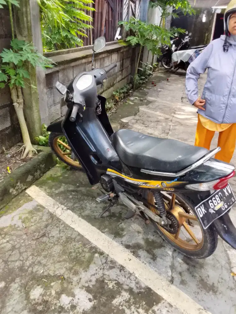 Dijual saja motor harian karna lagi butuh uang