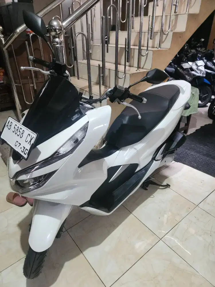Pcx 150 putih abs 2020 low km 20rban remote 2wajib Gbm