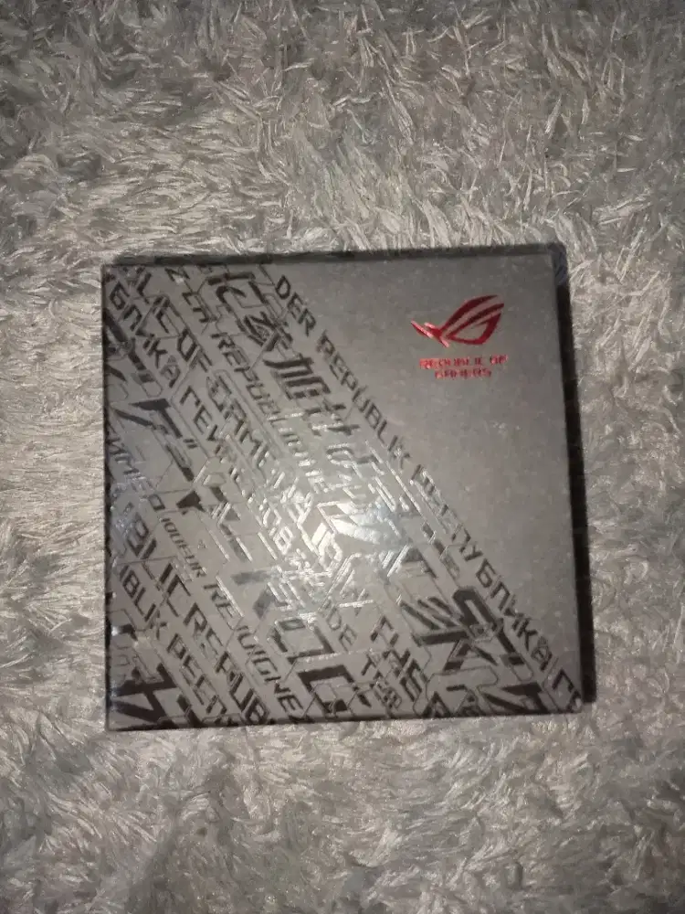 Jam tangan G-Shock X ROG (Republic Of Gamer)