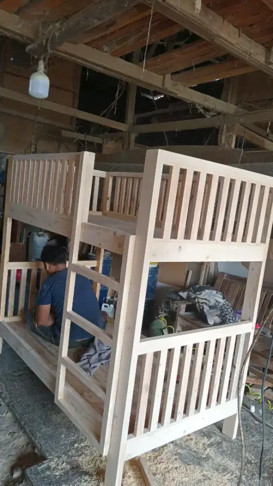 Tempat tidur tingkat ukuran 1 orang