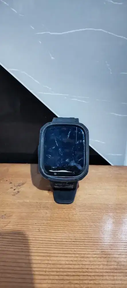 Jam tangan smartwatch