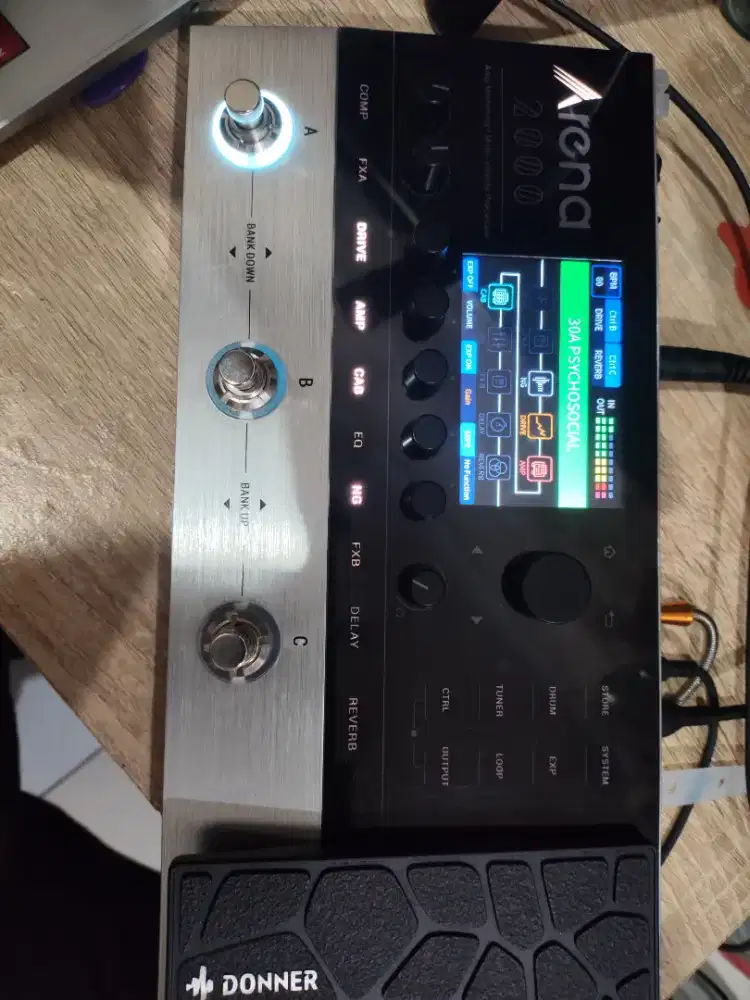 Donner arena 2000 efek gitar