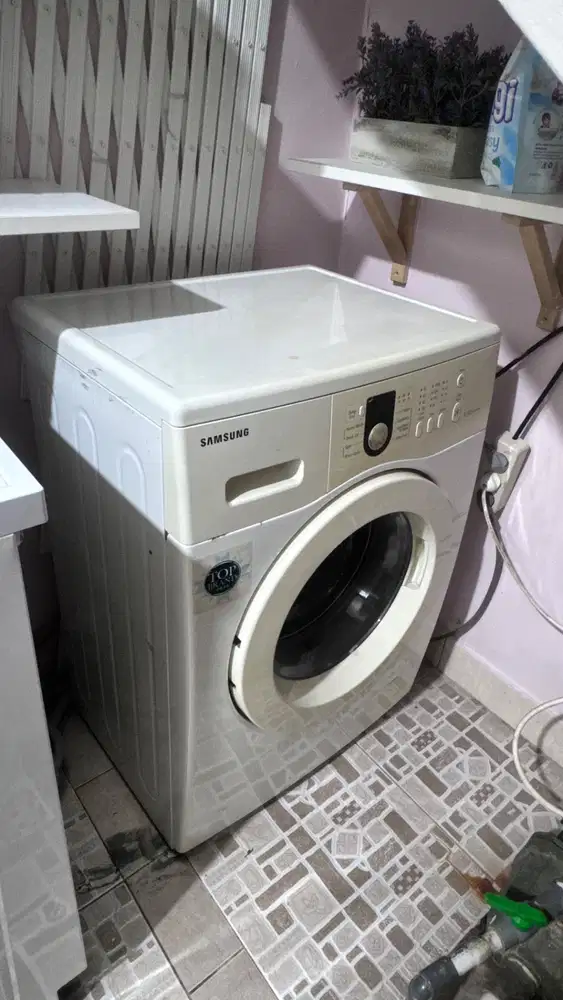 Mesin cuci kondisi siap pakai