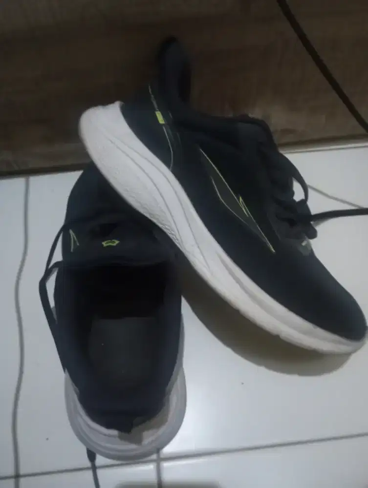 Sepatu diadora neo original