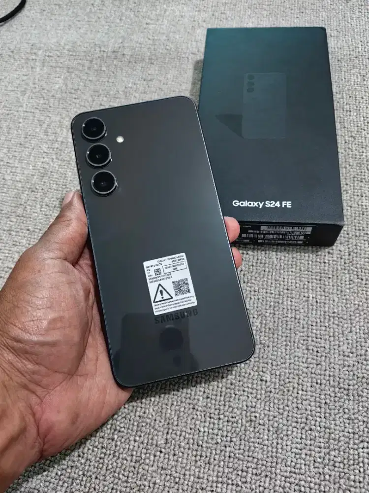 Samsung S24 Fe 8/256 garansi on