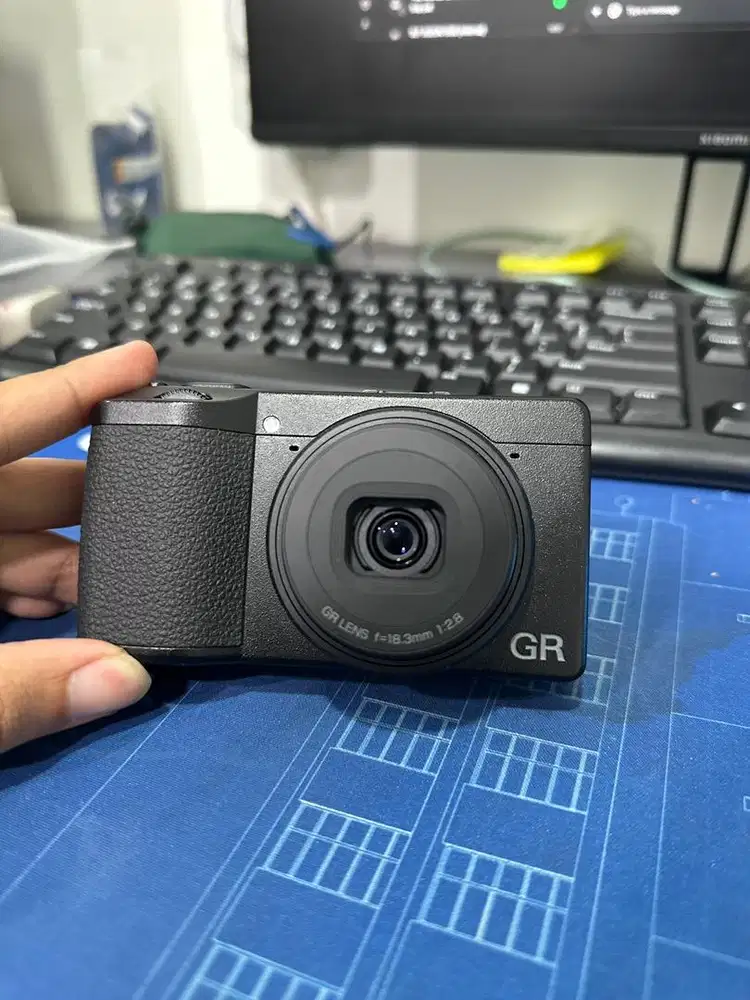 Kamera Ricoh GR IV