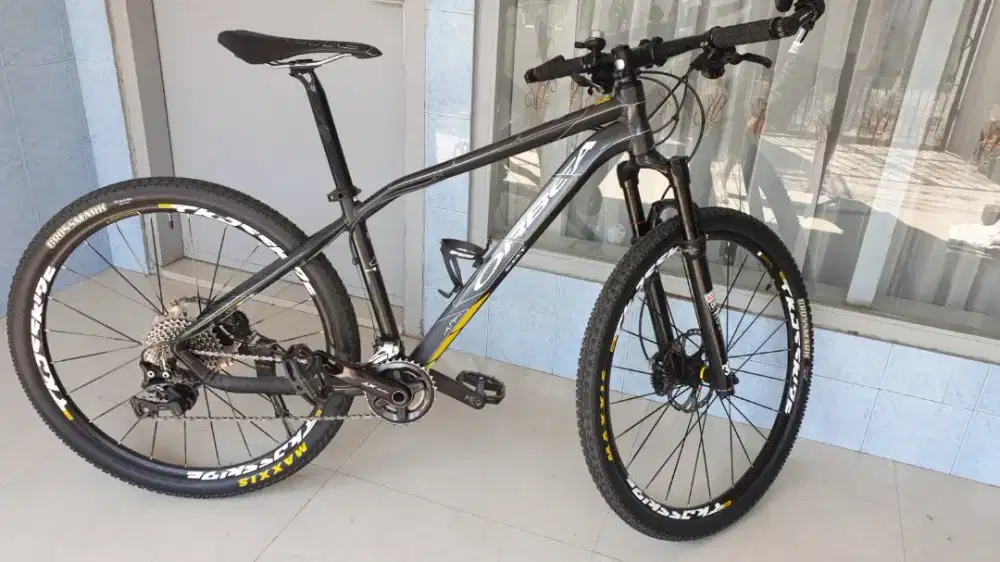 dijual sepeda Orbea Alma ori made in Spain, groupset shimano xt deore