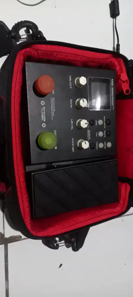 Efek Gitar NUX MG300