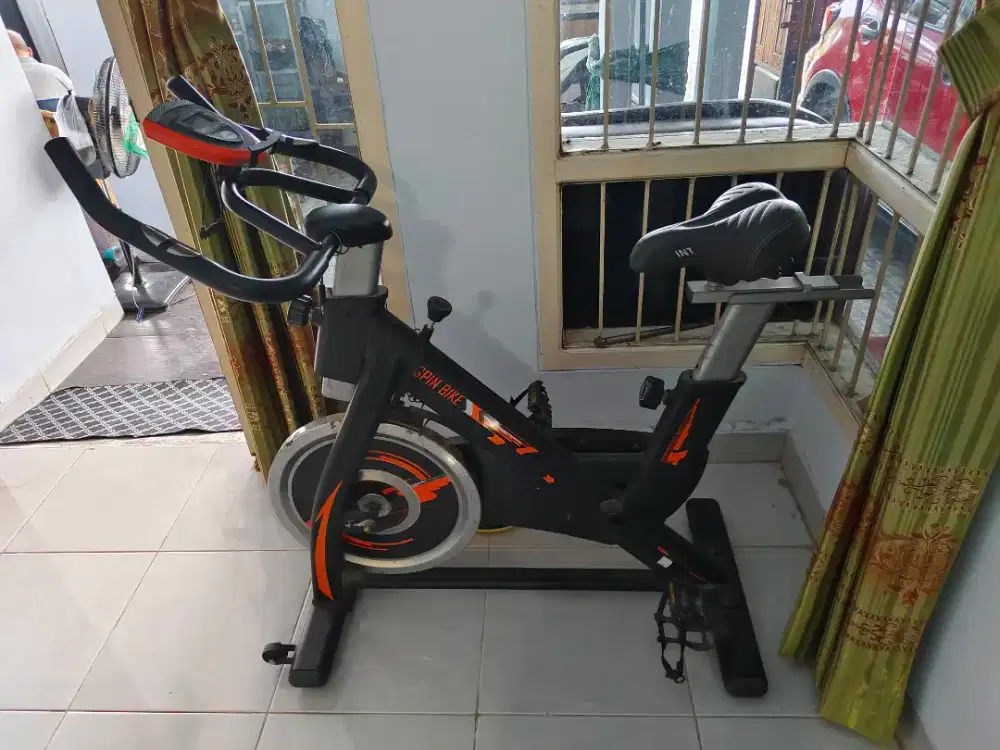 Alat sepeda spin bike