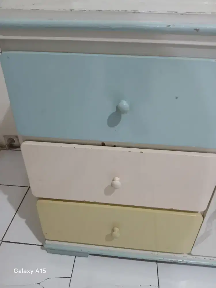 Baby Tafel / Lemar Berat Kuat .Kayu