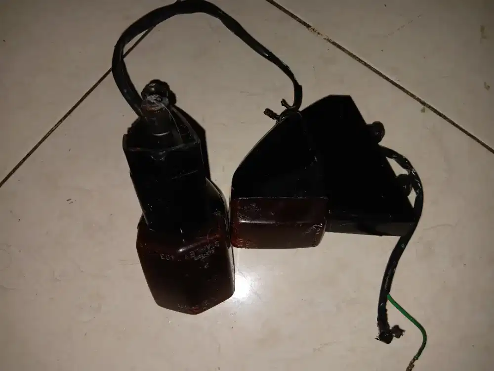 Lampu sein CBRF 400 thn 94,95 original