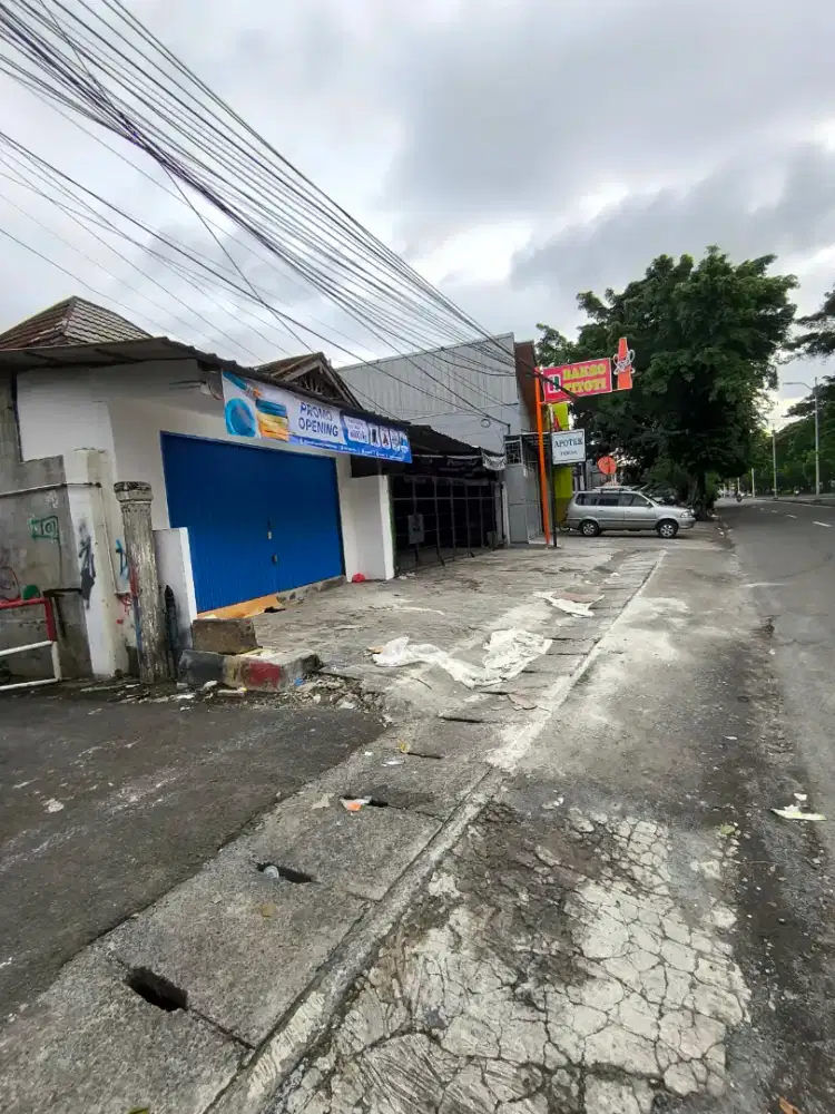 Dikontrakan kios lokasi  Strategis