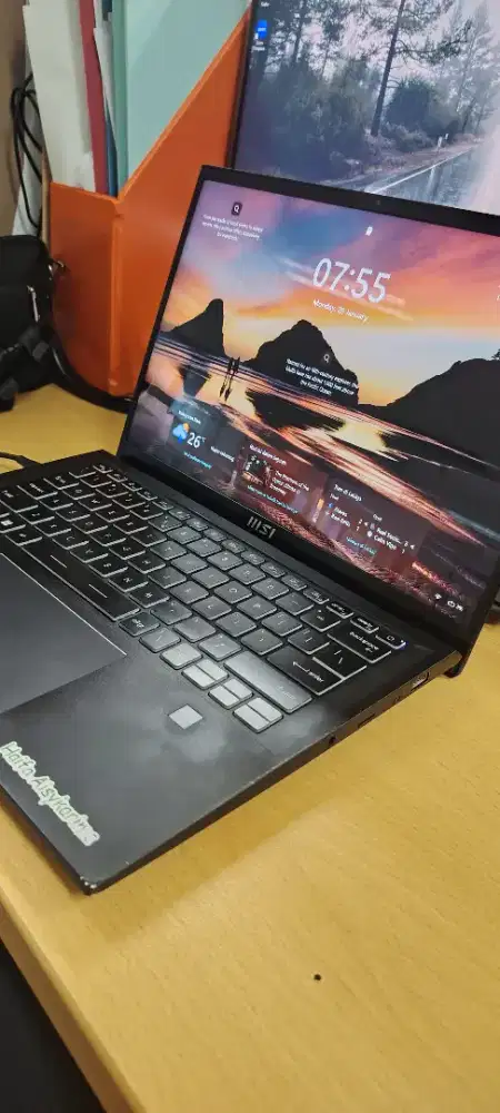 Dijual Laptop MSI Summit E14 Evo I7 1280P 16 GB 1 TB SSD