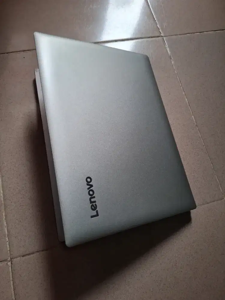 Bismillah dijual laptop lenovo slim core i3 siap pakai