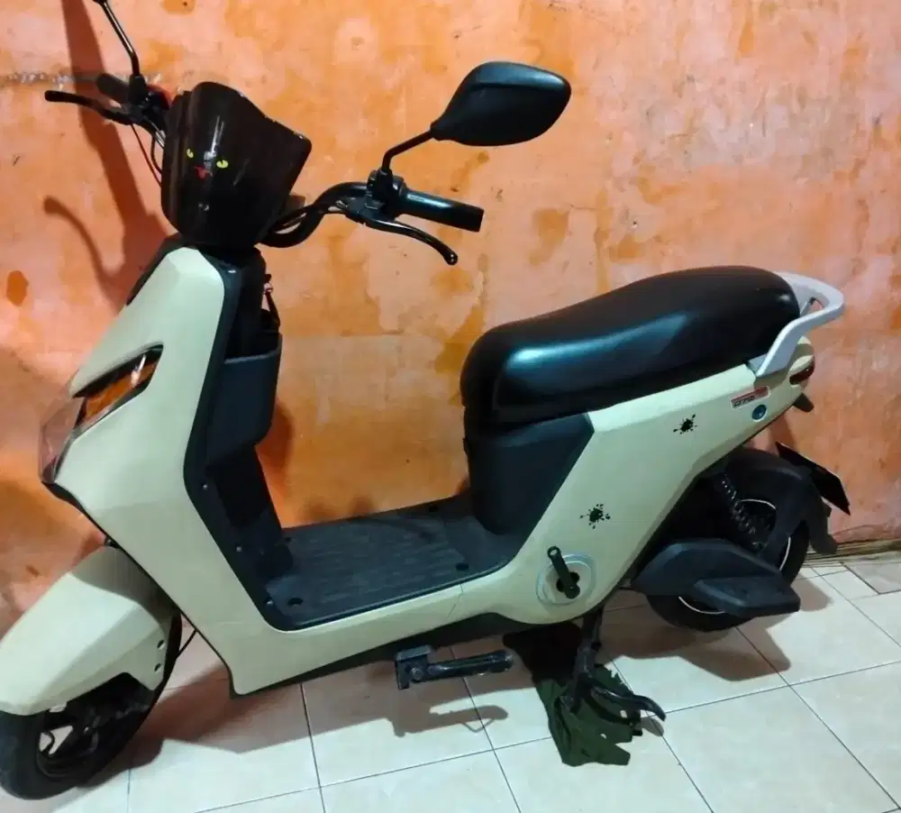 Sepada Listrik U- WINFLY  D 70