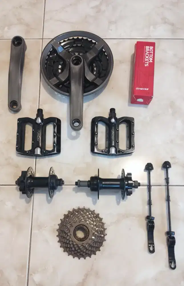 crankset 3 speed satu set dan hub freehub sepaket 7 speed