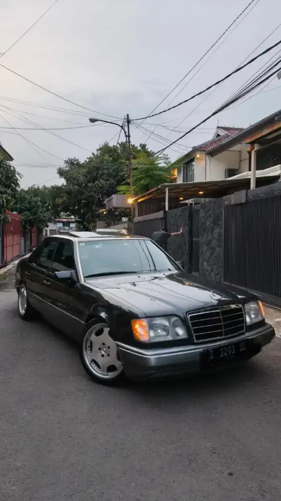 Mercedez Benz e-class