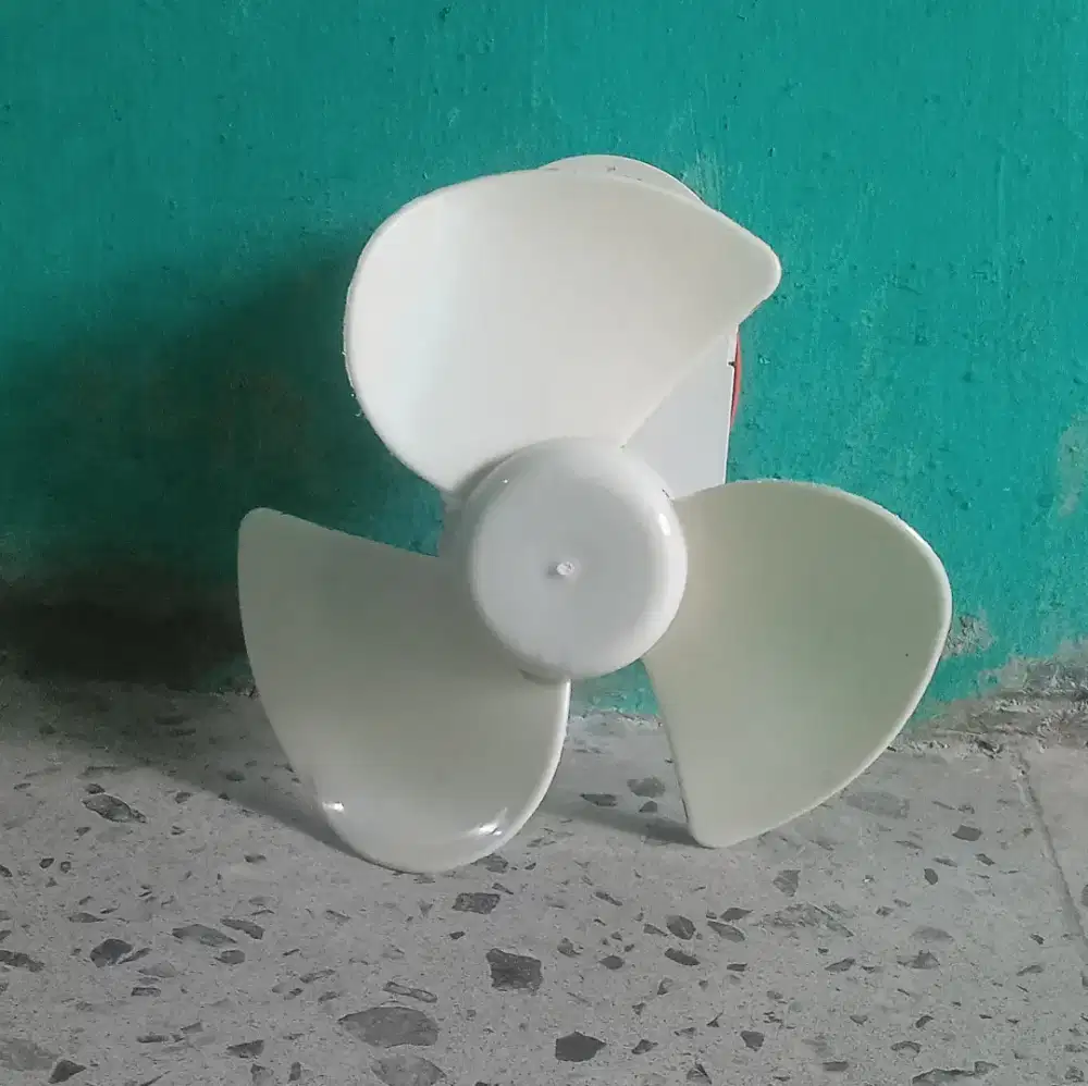 Baling Kipas Angin Karakter