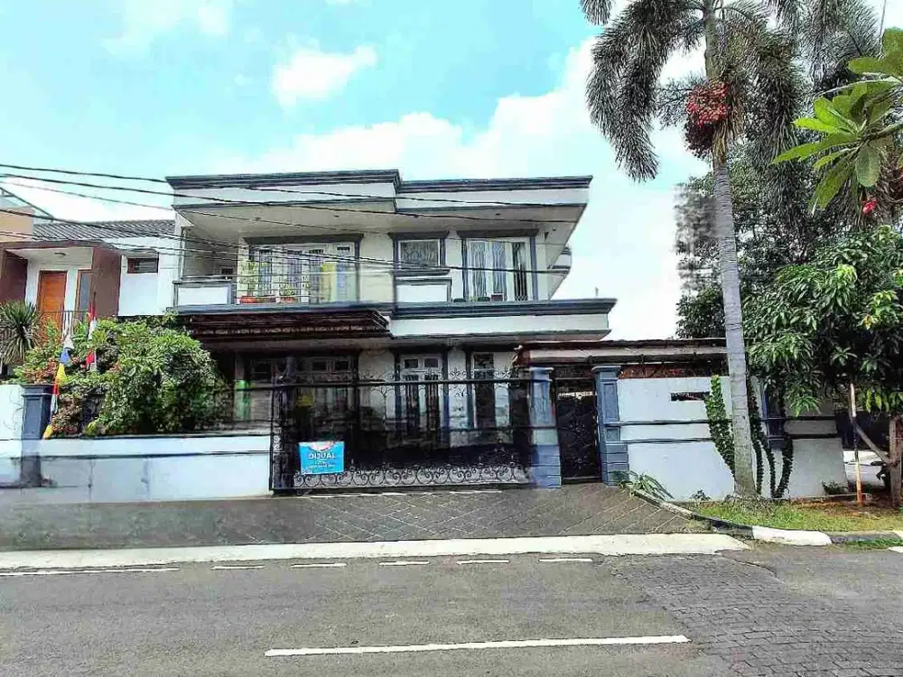 Dijual Rumah Mewah dan Megah posisi hook siap huni Di Pondok Indah.
Daerah elite & bergengsi di Jakarta Selatan.