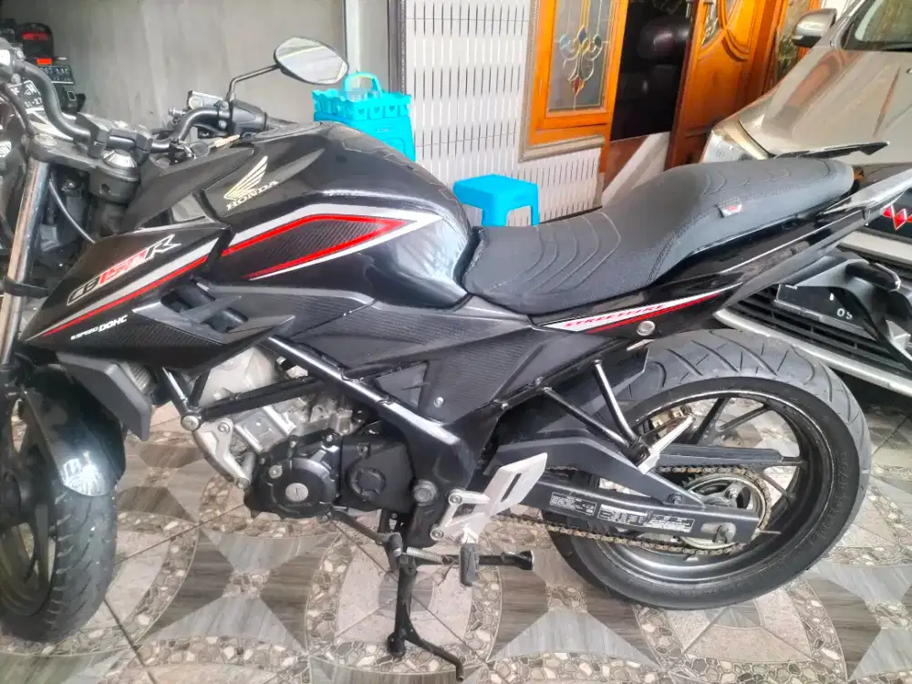 Honda cb 150 R  LED. 2015  tgn 1 ors  mesin hls PJK aman lkp