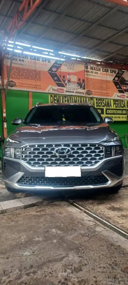 SANTA FE SIGNATURE 2.5 BENSIN TAHUN 2023 AKHIR WARNA GREY