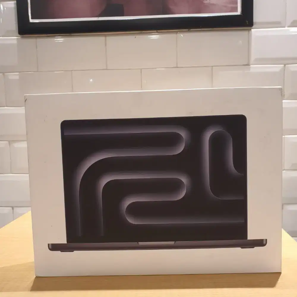 Apple MacBook Pro M5 14-Inch 24GB/1TB - Black BNIB Garansi NoV 2026