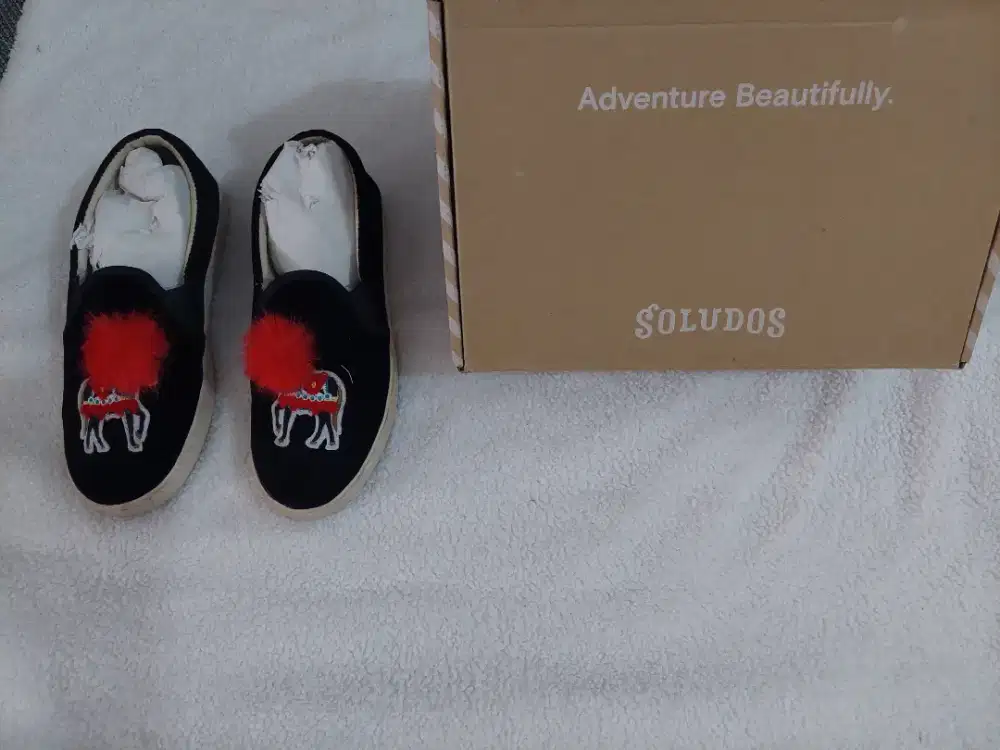 Sepatu Soludos Slip On