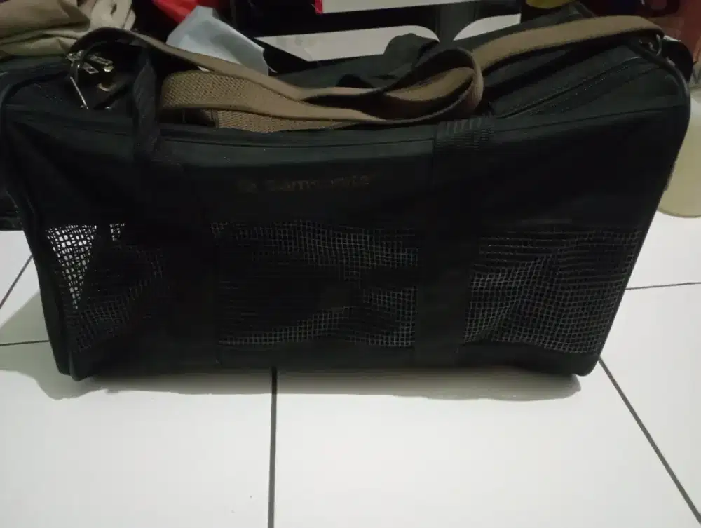 Samsonite ,kondisi 80%,minus pemakaian,jual 200k