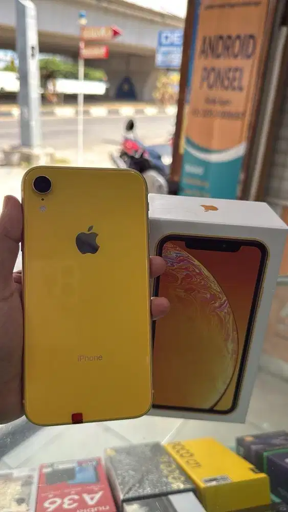 IPHONE XR 64GB INTER JARIGAN AMAN BH 92% MULUS FULLSET