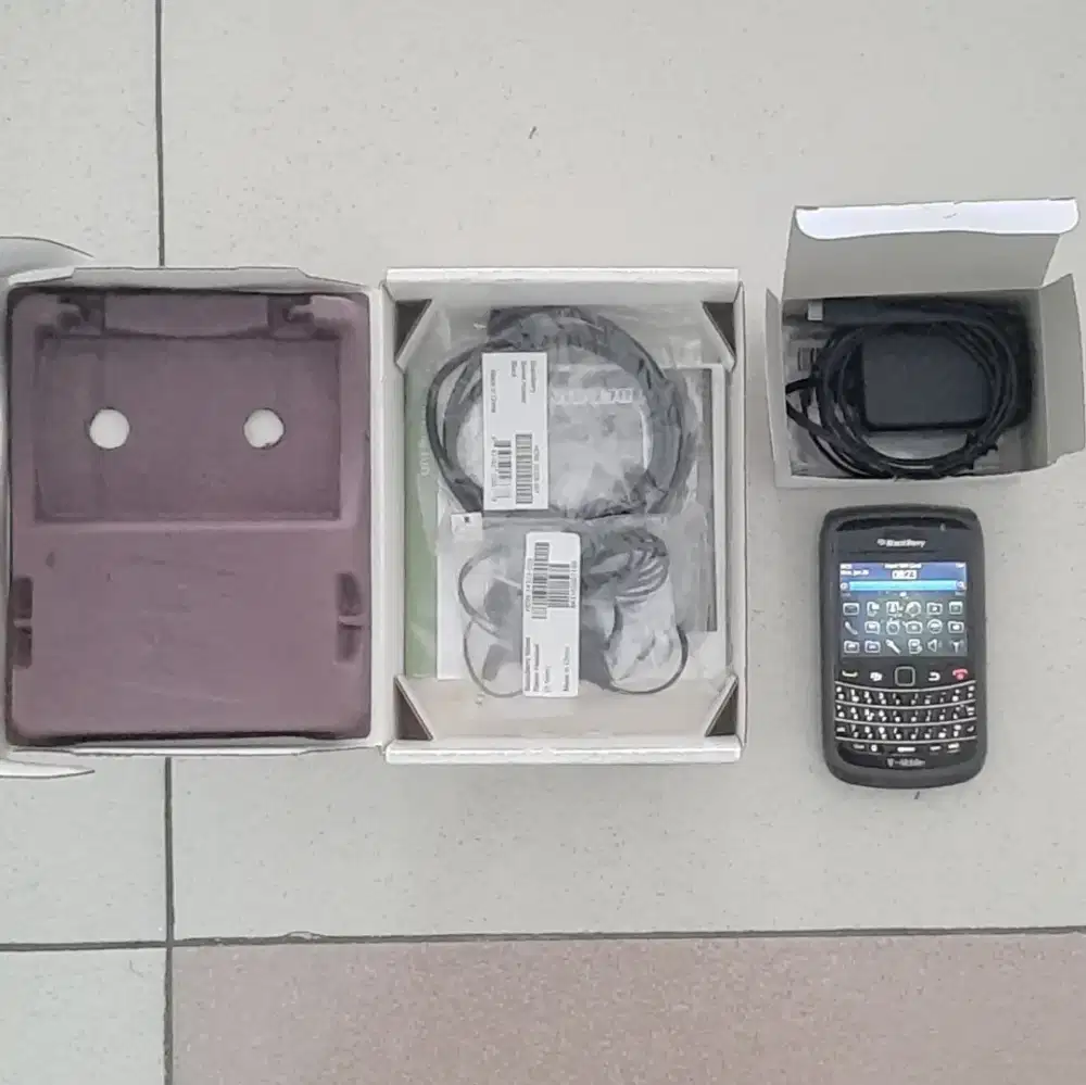 Blackberry Bold 9700 Hitam
