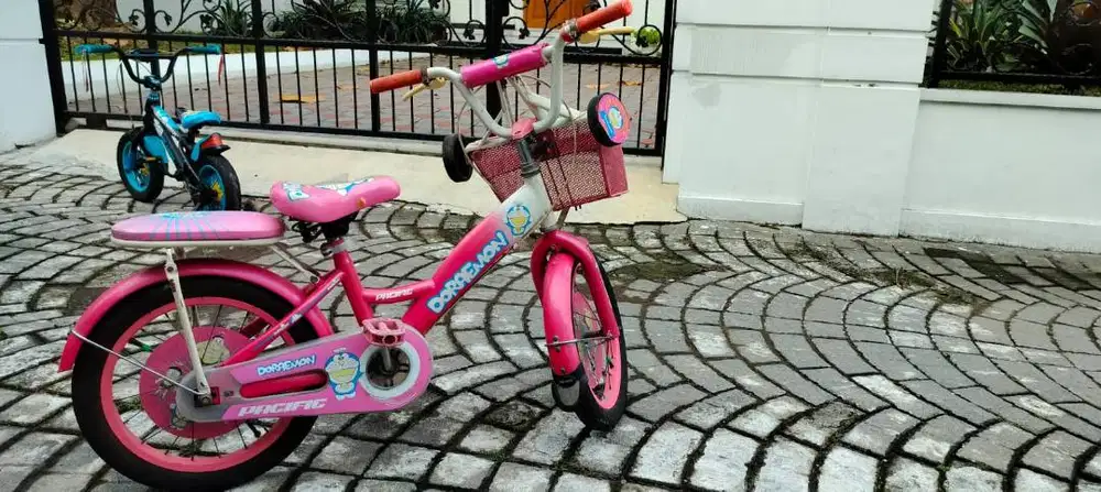 Bundling Pacific Doraemon Pink & Atlantis Upin Ipin Light Blue Mulus