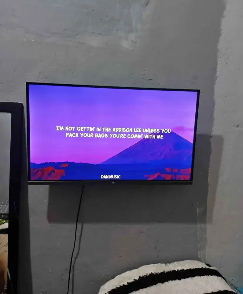 Bracket tv, braket tv, briket tv, breket tv/gantungan tv