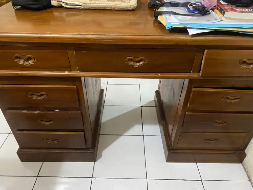 Meja Direktur Kayu Jati