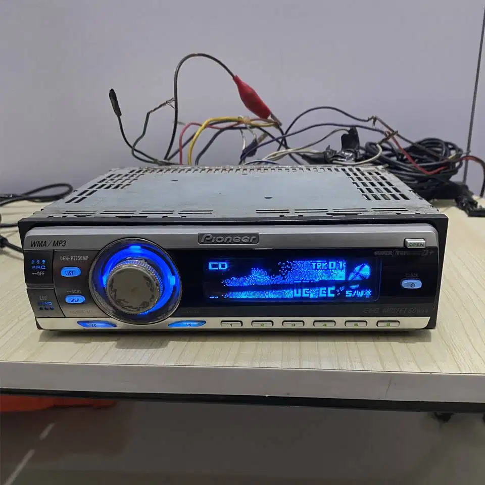 Tape Mobil Pioneer Minus bagian tutup depan suka mati (jual putus)