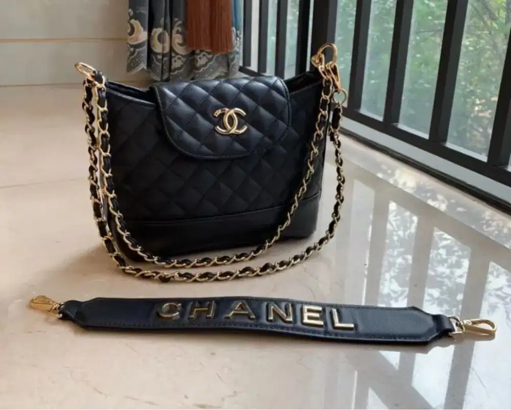 Tas Chanel leather vintage caviar leather