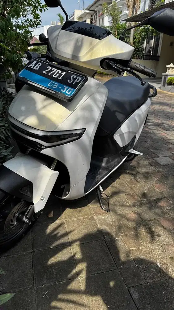 Honda cuv e off white doff