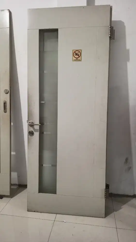 Pintu seken kondisi masih bagus