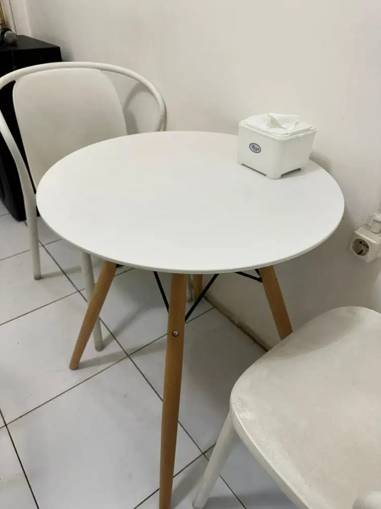 Meja & Kursi Minimalis