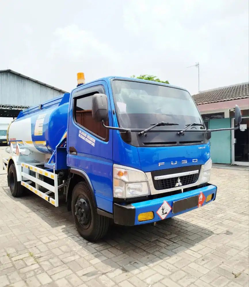 MITSUBISHI COLT DIESEL CANTER 6 BAN FE74HD TANGKI BOTTOM LOADING SOLAR
