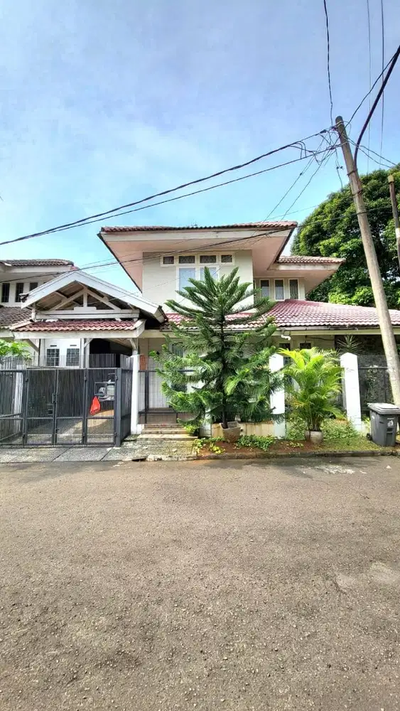 Dijual Rumah Strategis Dekat British School di Bintaro Tangsel SC16542