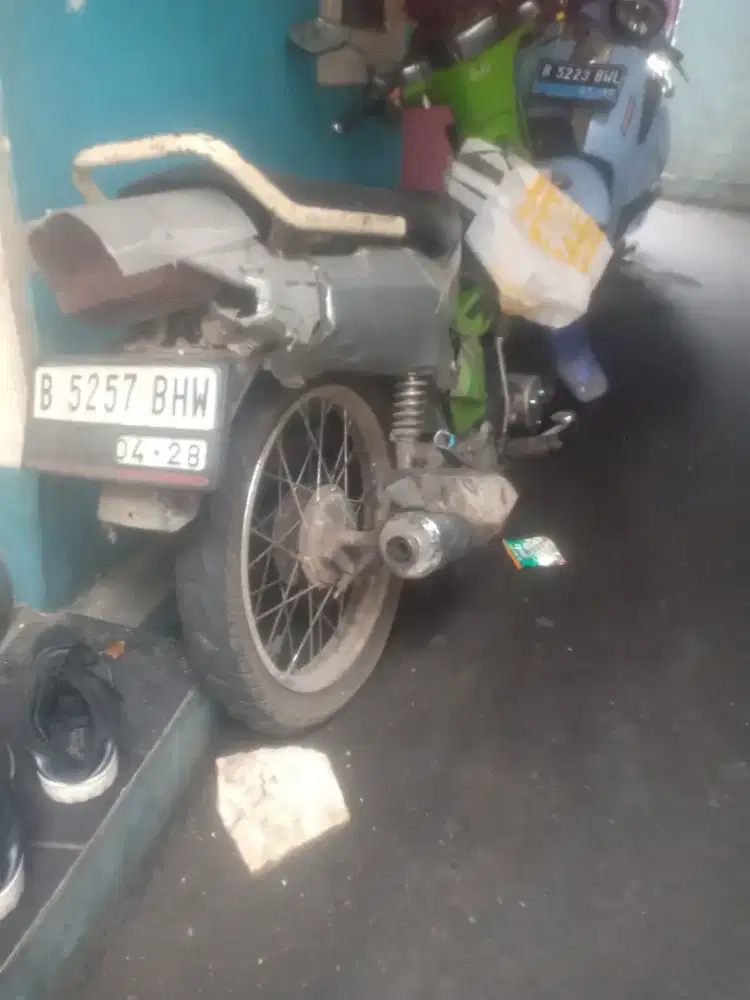 Motor bebek Kawasaki kaze